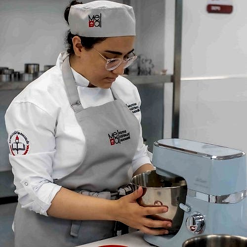 Uzun Dönem Profesyonel Pastacılık 12 Ay (stajlı)